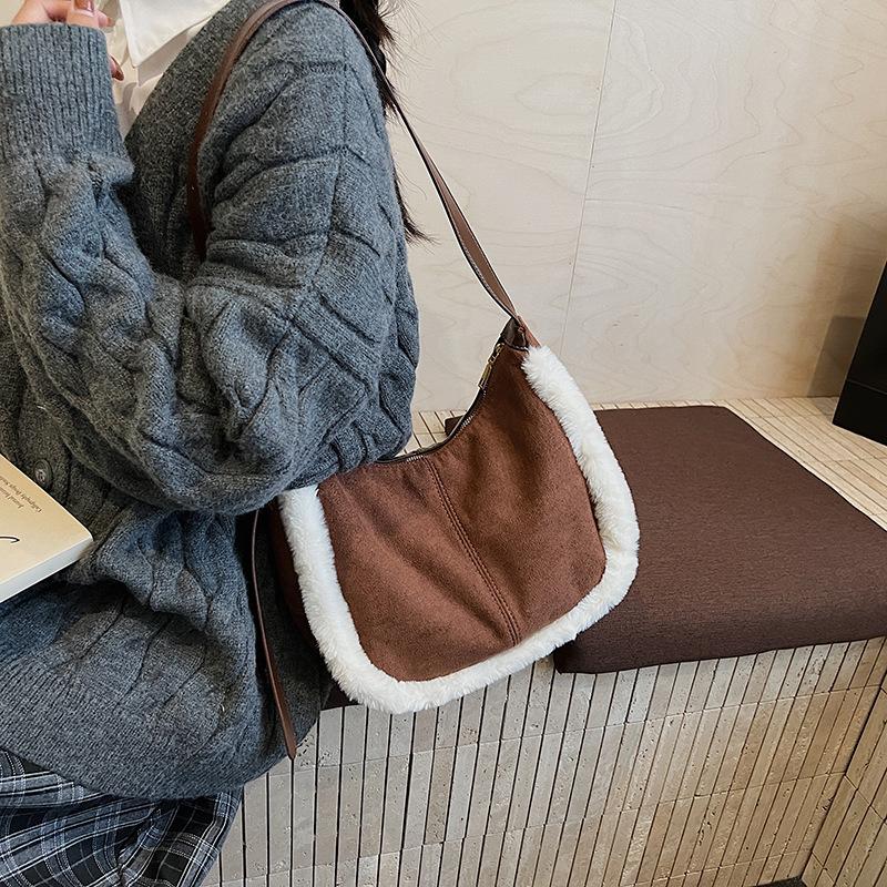 Plush retro small bag women's autumn and winter versatile 2025 new fashion shoulder messenger bag this year popular bucket bag