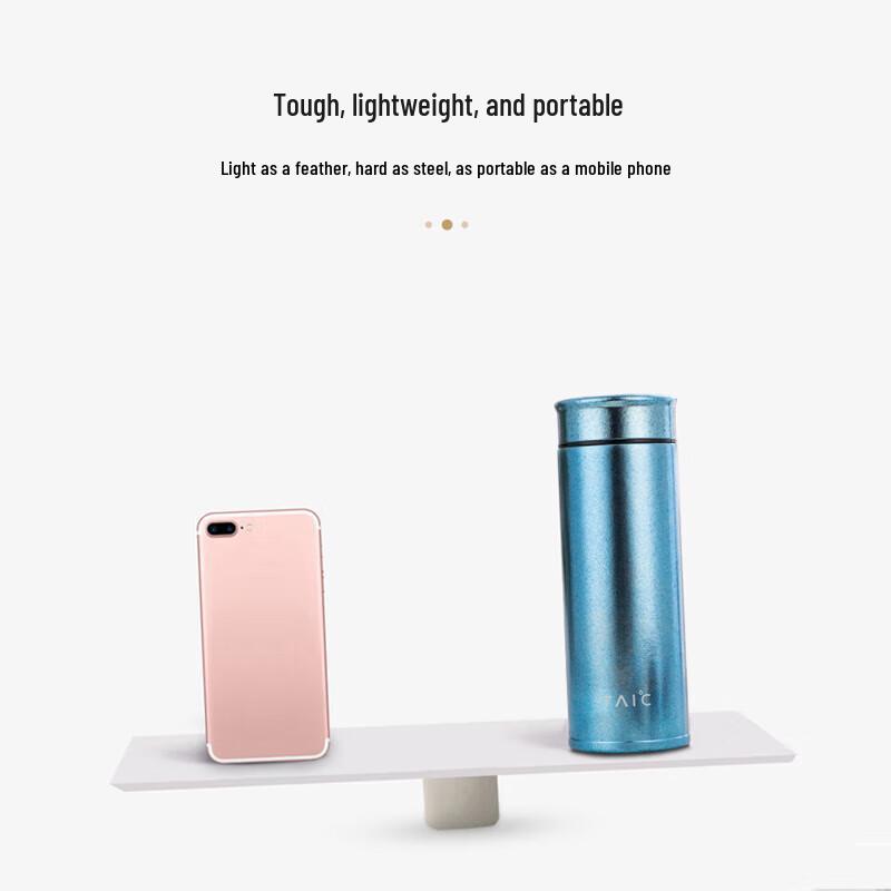 TAIC Reintitan Isolierte Wasserflasche
