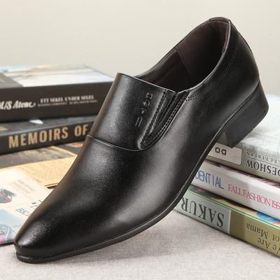 Neue Herrenschuhe Business-Kleiderschuhe Herrenschuhe im britischen Stil Jugend atmungsaktive spitze Lederschuhe