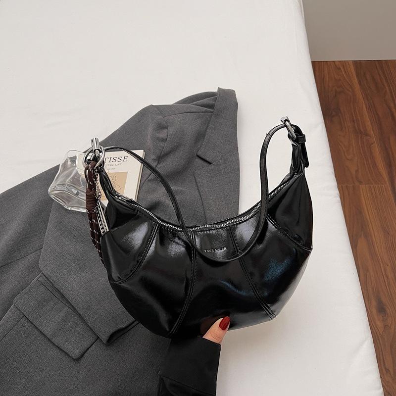 Premium Autumn and Winter Maillard Style New Fashion Versatile Messenger Bag Commuter Niche Single Shoulder Dumpling Bag Light Luxury