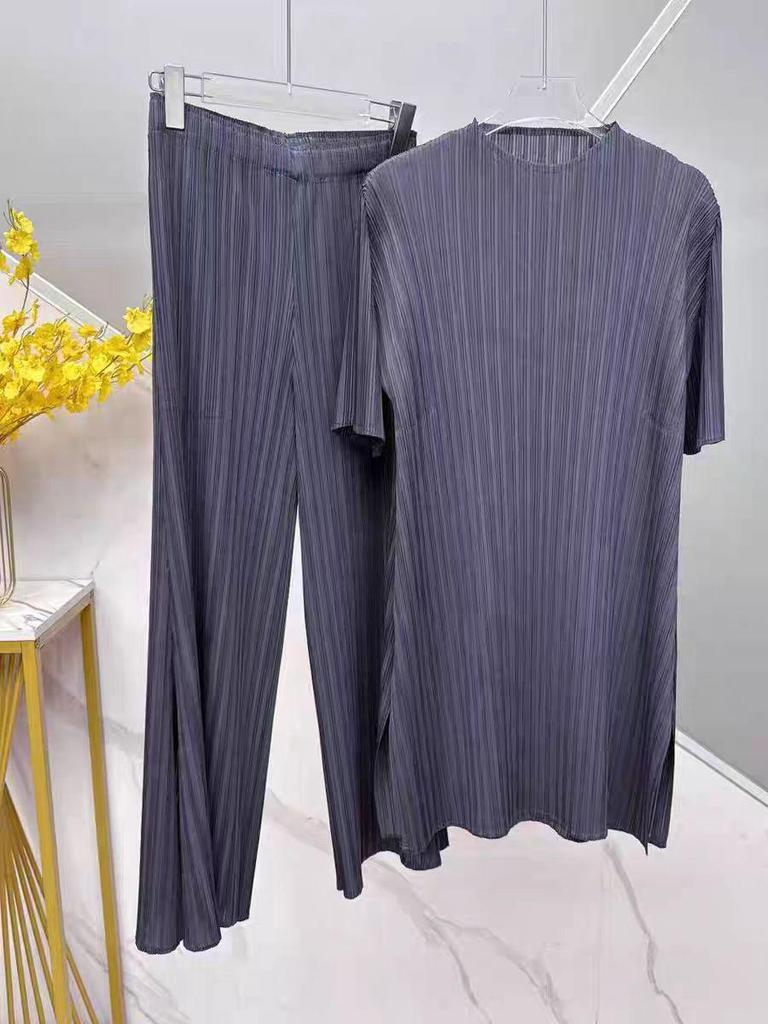 Qian Yue Qing Yan 2026 Pleated Solid Color Fashion Slim Fit Commute Top and Pants Set