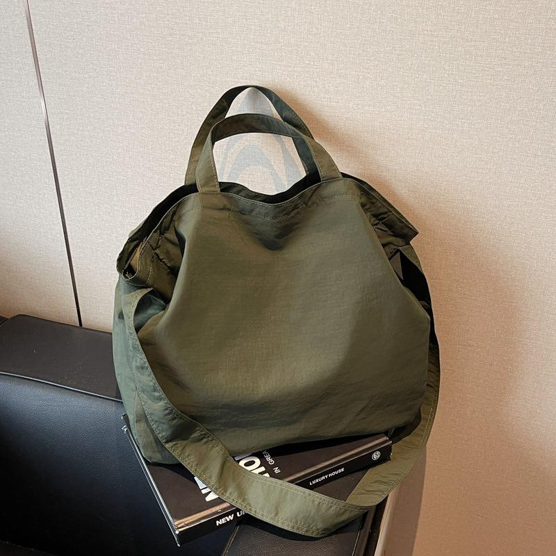 Large-capacity Casual Tote Bag Women's New Versatile and Lightweight Shoulder Messenger Bag Class Commuter Bag