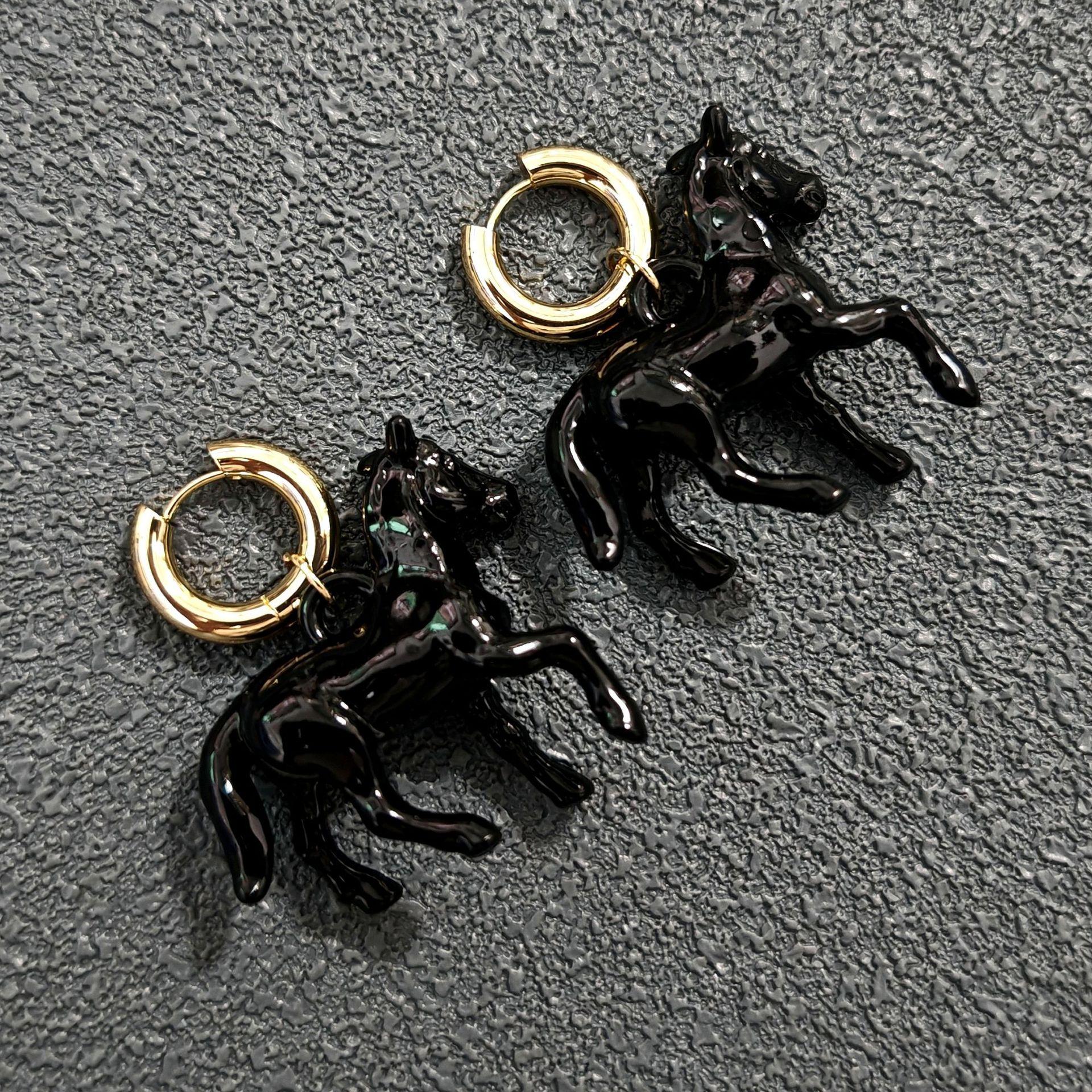 

Серьги-клипсы из нержавеющей стали со стереоскопической фигуркой лошади для женщин, милые серьги-подвески с животными, ювелирное изделие, праздничный подарок