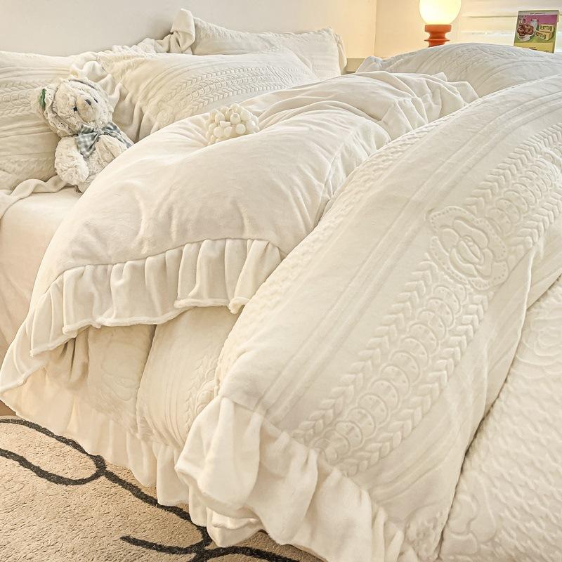 Thickened Milk Fleece Four-Piece Set, Fleece Thickened Bedding, Winter Carved Coral Fleece Quilt Cover, Bed Sheet, Bed Skirt