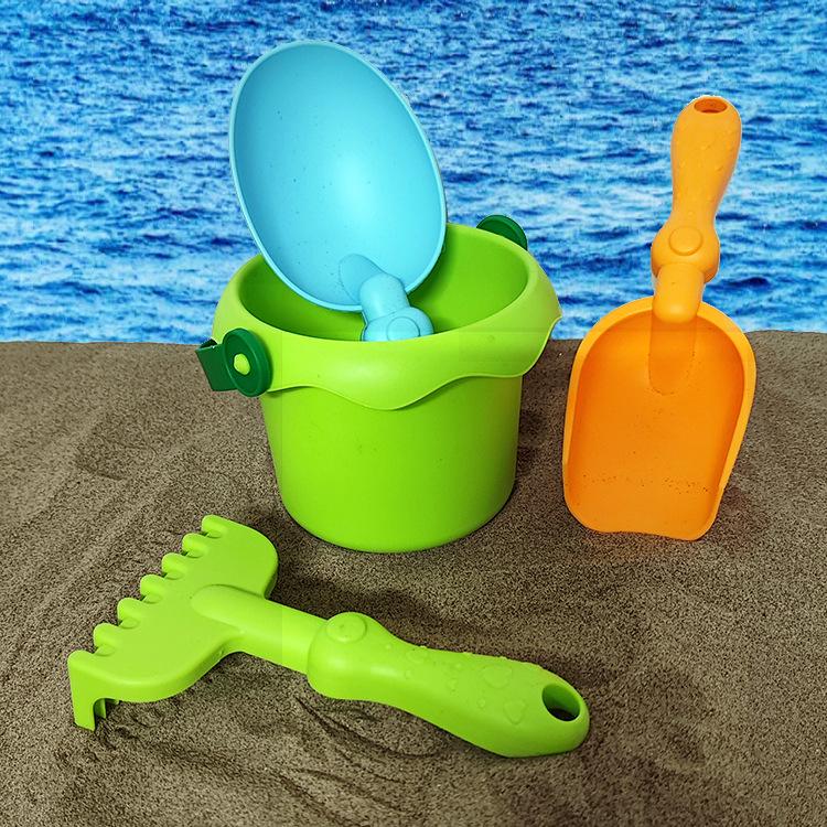 Kids' Sand and Snow Play Set: Shovel, Digging Tools and Beach Toys