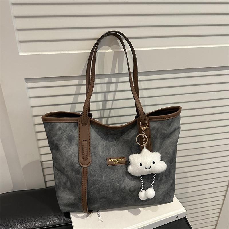 Street Style Tote Bag For Women With Special Material And Large Capacity For Daily Use