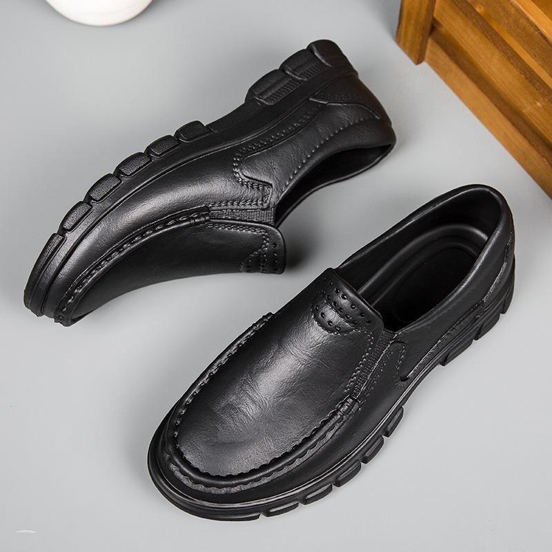 Large size lazy one-pedal driving shoes, four-season non-slip and anti-splashing chef shoes, men's casual small leather shoes