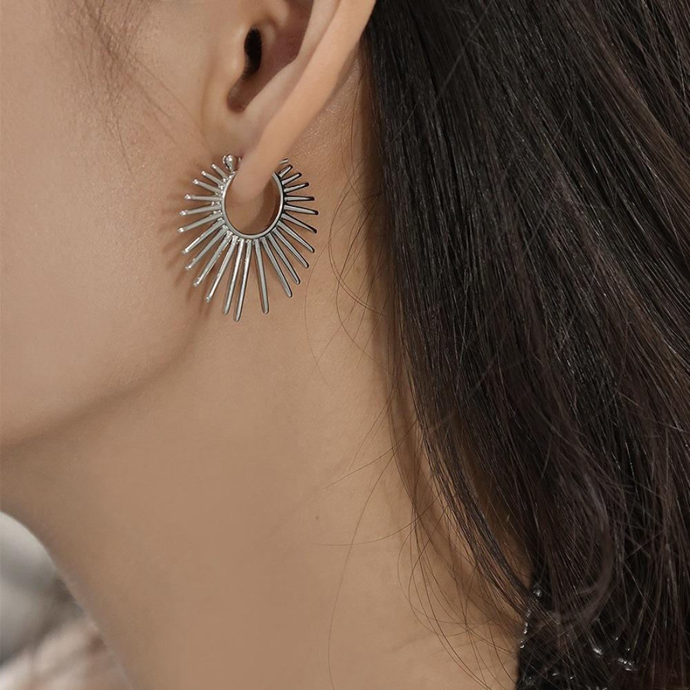 Exaggerated Fashion Sunflower Geometry Fan-shaped Stud Earrings for Women Punk Hoop Earrings Minimalism Aesthetics Jewelry Gifts