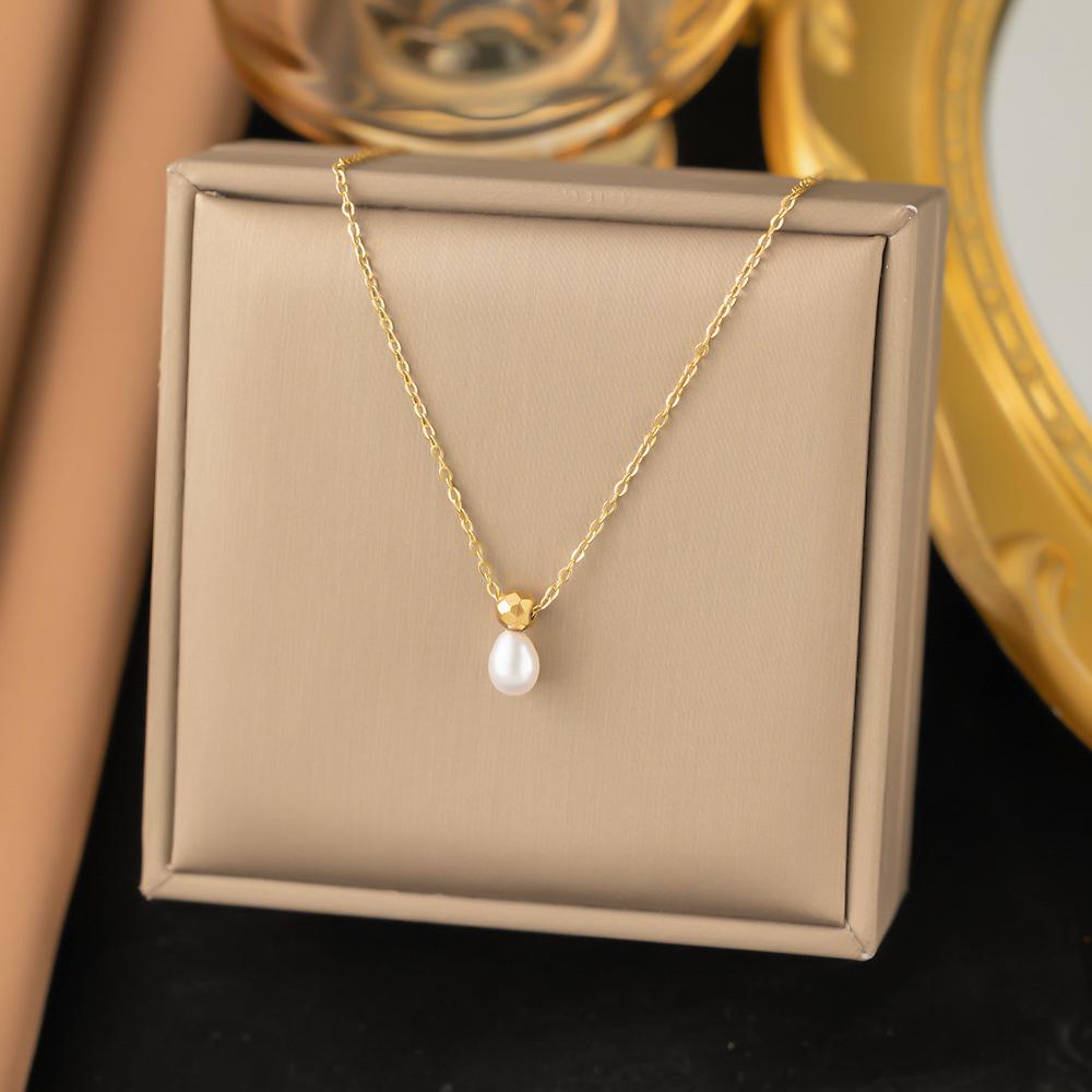 Elegant Titanium Steel Clavicle Necklace for Women - Trendy, Durable, and Fashionable