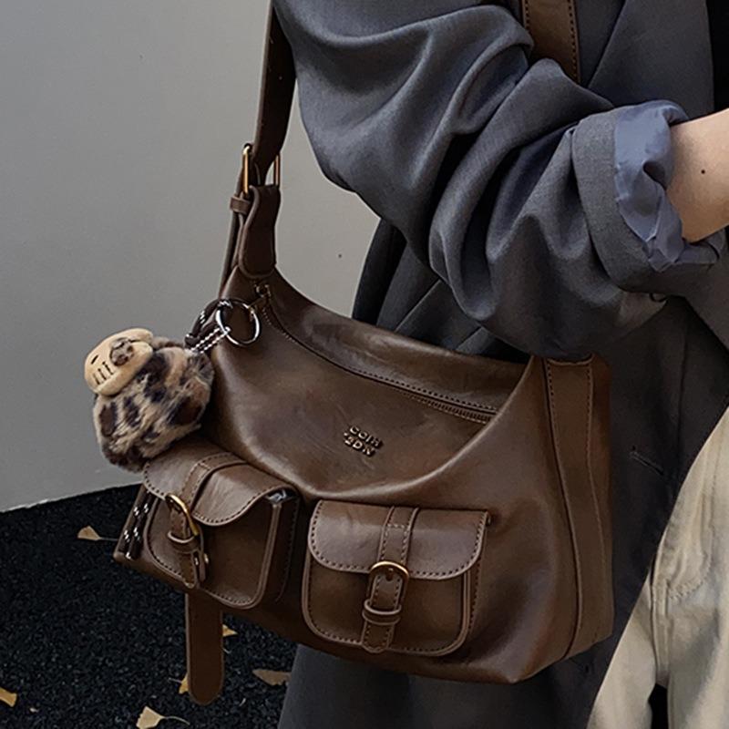 Large-capacity commuter bag women's winter new casual simple shoulder pillow bag fashionable messenger bag