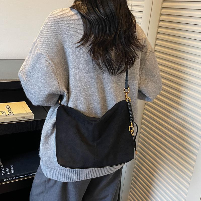 Retro Bag Women's Large Capacity 2025 New Autumn and Winter Versatile Messenger Bag Casual Shoulder Underarm Commuter Tote Bag