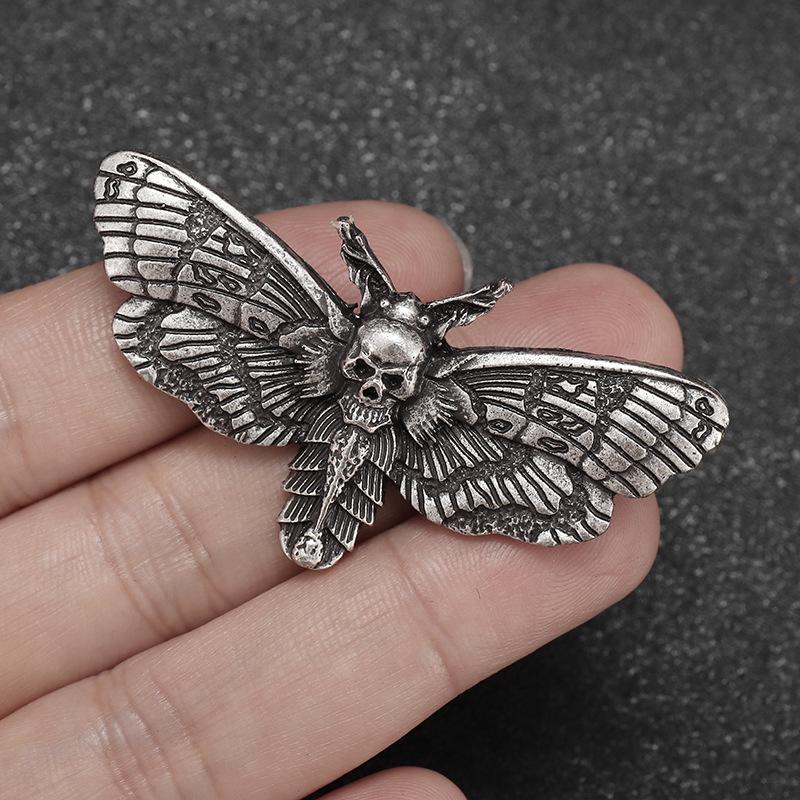 Gotische Totenkopfmotte Brosche Retro Mode Brustschmuck Anhänger Halskette
