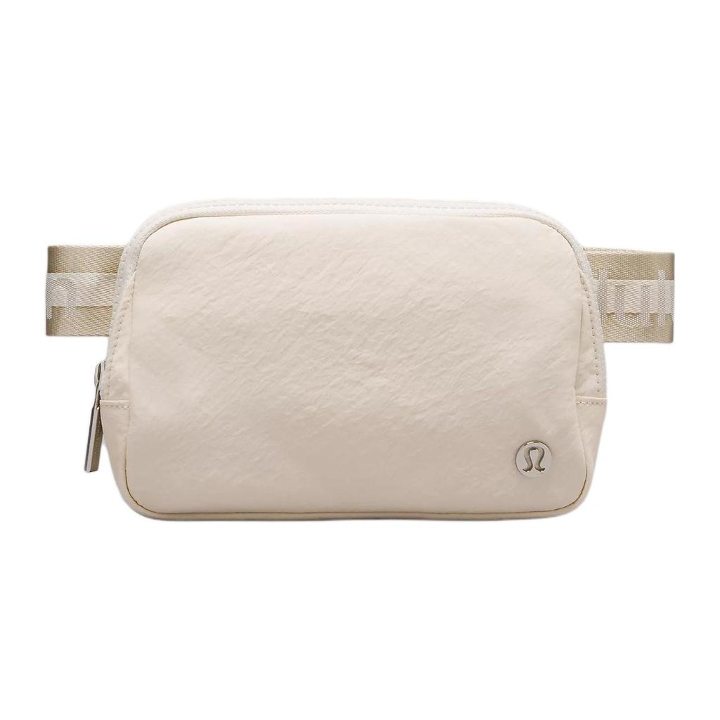 Lululemon Überall 1L Multifunktionale Wasserdichte Recycelte Nylon Hüfttasche Unisex Taschen Alabaster Leinen LU9BV1S-WHTO/RWL/WHT