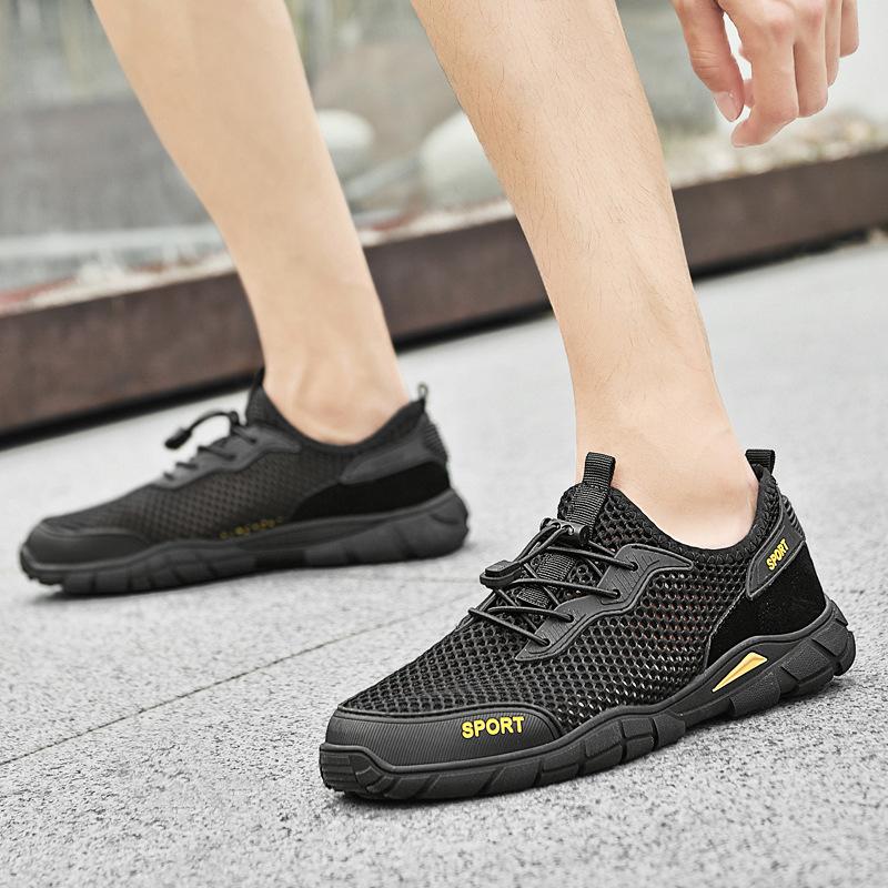 Summer New Breathable plus Size Mesh Shoes Closed Toe Sandals Outdoor Wading Upstream Beach Shoes