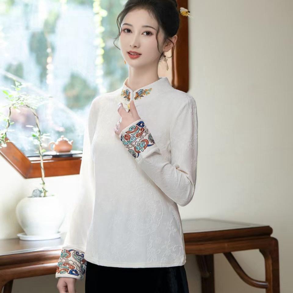 2025 Retro Chinese Frog Button Slimming Embroidered Long Sleeve Top for Middle-Aged and Elderly Mothers