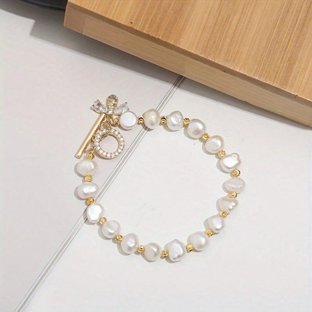 1pc Imitation Pearl Bracelet, Ladies' Fashionable and Simple Little Bee Pendant Bracelet