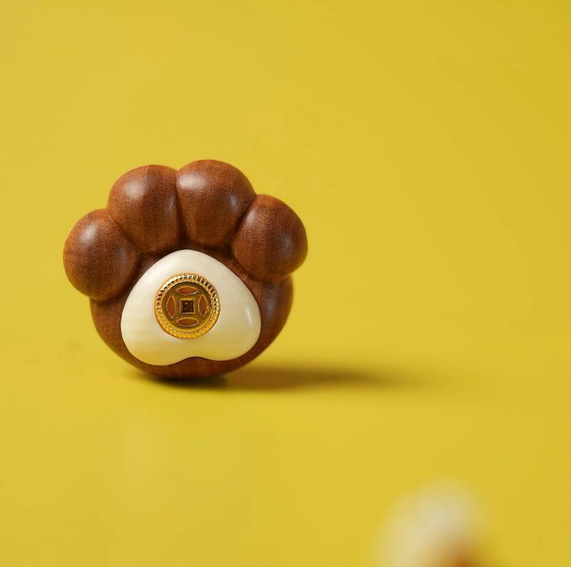 Mysore Sandalwood Inlaid Exquisite Chinese Ice Cream Lion & Bear Accessories