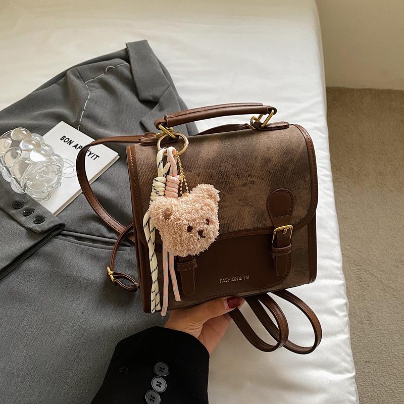 New backpack women's fashion leisure niche students class schoolbag Korean version of street trend lightweight travel backpack
