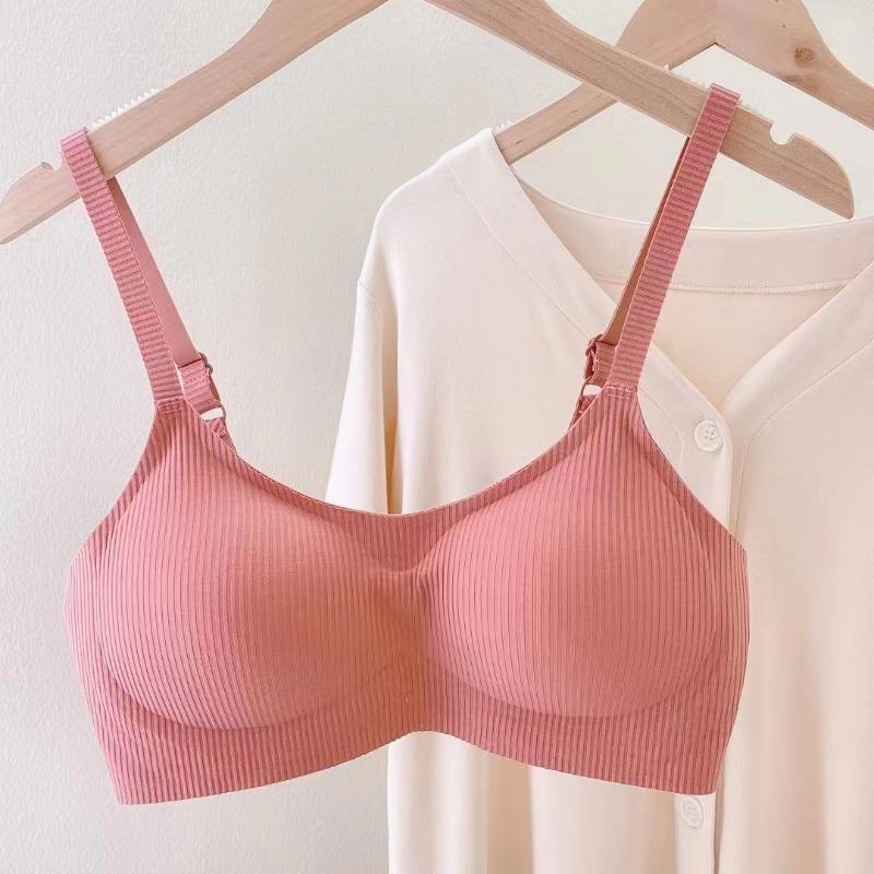 Traceless cotton girls' underwear is soft and cotton without steel ring, comfortable and light, with large breasts and small one-piece bra.