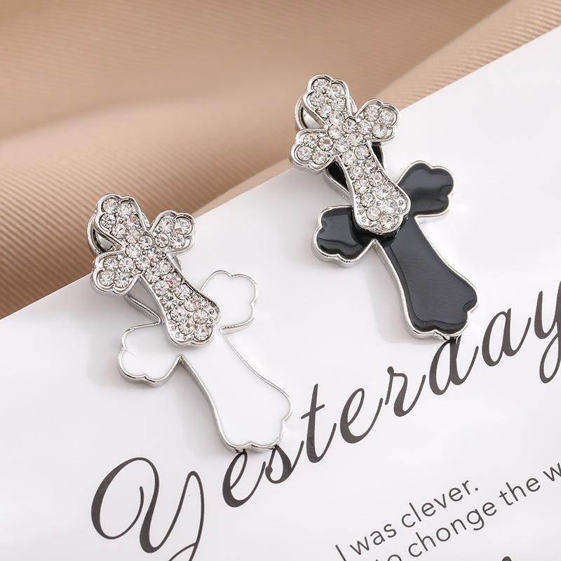 Personalized Black And White Diamond Cross Earrings, High-End Light Luxury Niche Earrings 925 Silver Needle Earrings