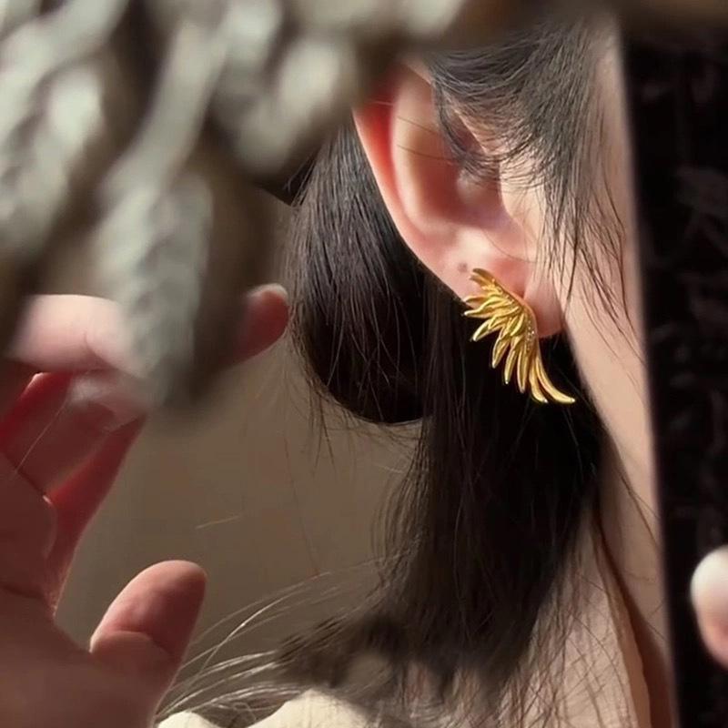 Creative Wings Feathers Stud Earrings for Women Vintage Fashion Irregular Metal Earrings Banquet Jewelry Accessories Gifts