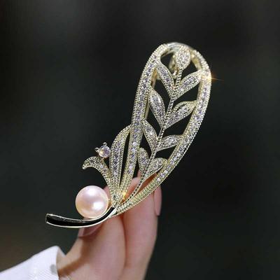 Rhinestone Feather Brooch Pearl Atmospheric Leaf Corsage Gift Pin