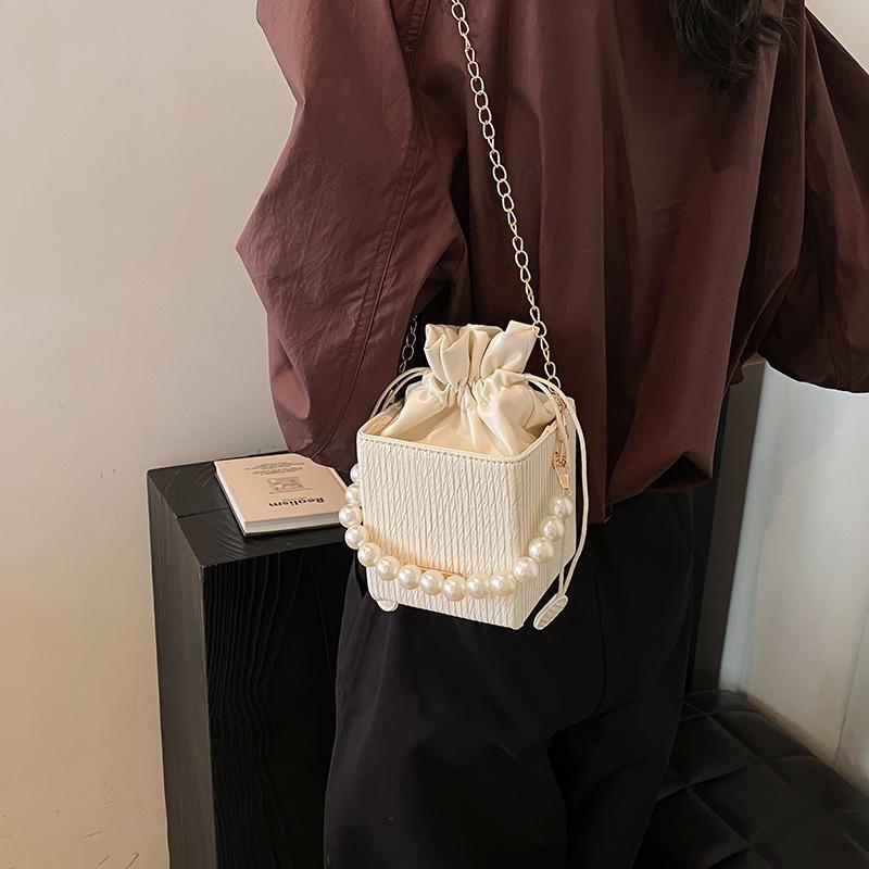 Casual simple messenger bag simple portable women's bag summer small bag new casual and beautiful bucket bag