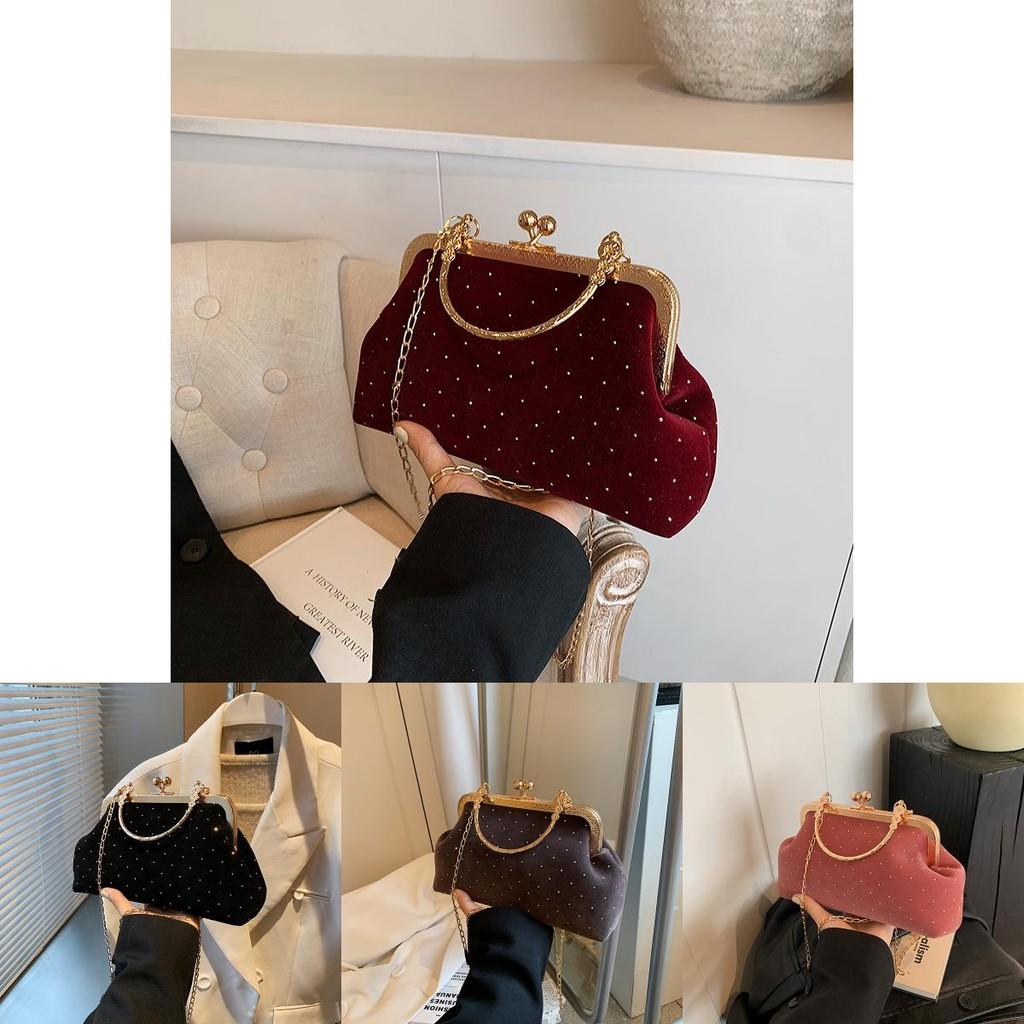 Unique Shell Shaped Bag For Women In Black Brown Pink And Red Casual Stylish Crossbody Pouch