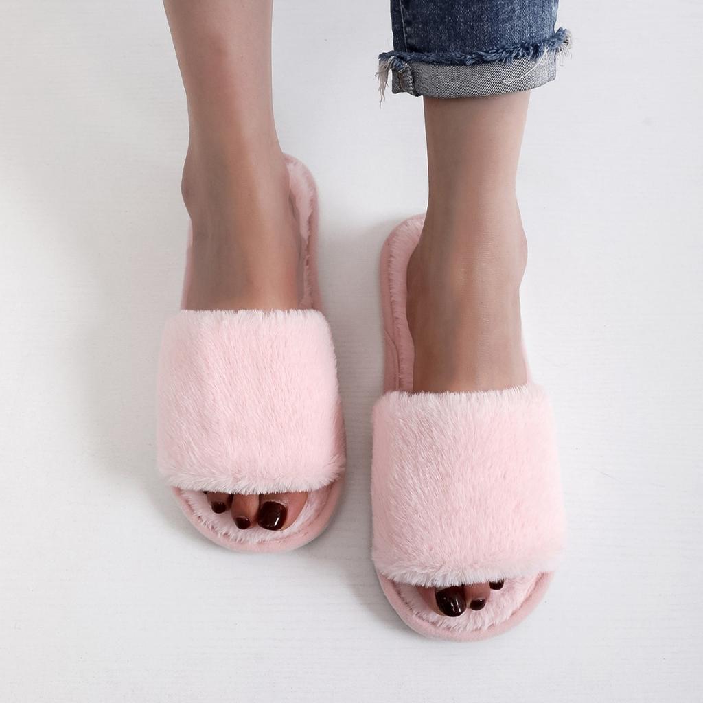 Mao Mao Slippers are fashionable in autumn and winter, comfortable to wear outside, one-word drag plush flat cotton slippers, shoes