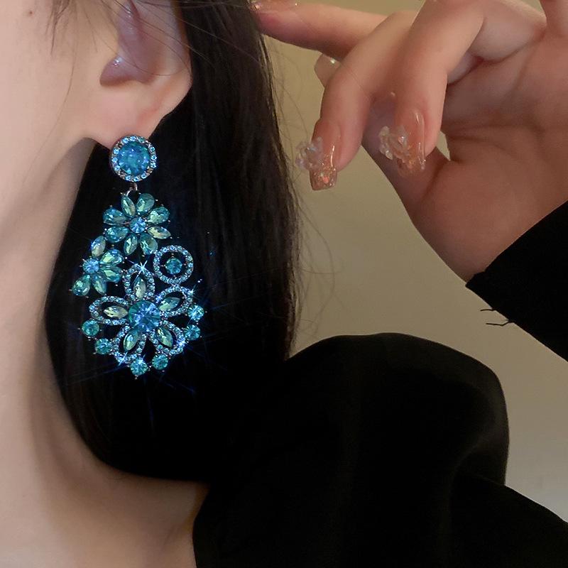 Silver Needle Blue Rhinestone Flower Vintage Dangle Earrings - Exaggerated Design, New Fashion, Luxurious Ear Jewelry.