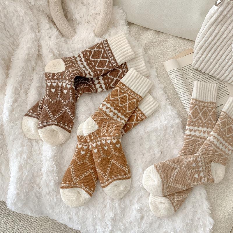 5 Pairs Women's Winter Warm Ski Socks - Thickened Thermal Mid-Calf Cold-Proof Snow Boots Socks with /Heart/Circle/Arrow Patterns