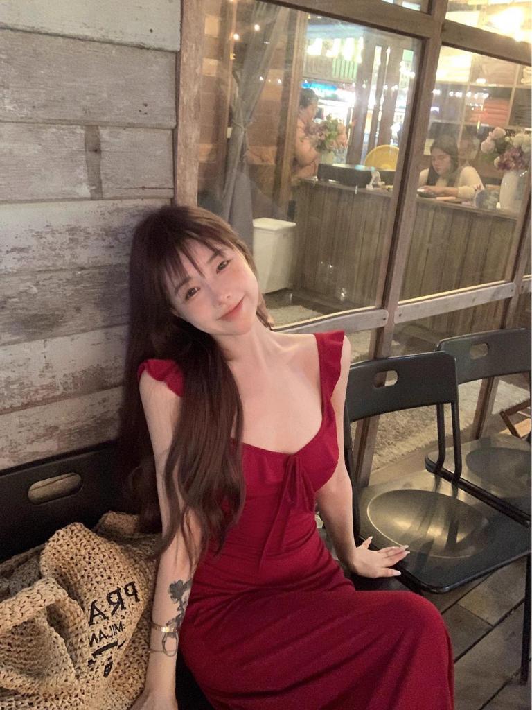 Elegant French Summer Waist-Cinching Slim-Fit Backless Camisole Dress for Women