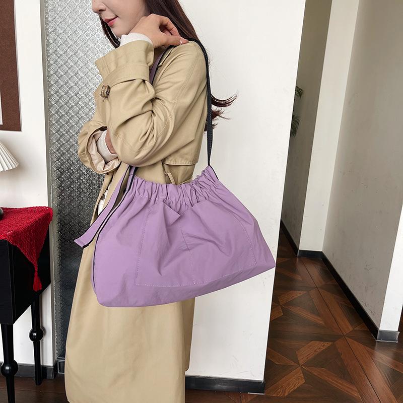 Spring and Summer New Women's Shoulder Bag Casual Niche Design 2025 Spring Messenger Bag Trendy Personalized Bucket Bag