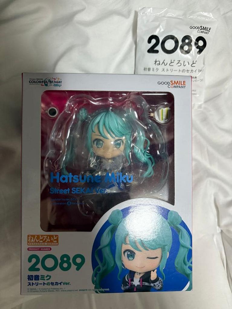 [USED] Nendoroid Hatsune Miku Street World ver. with bonus