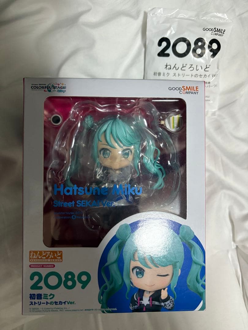 

[USED] Nendoroid Hatsune Miku Street World ver. with bonus