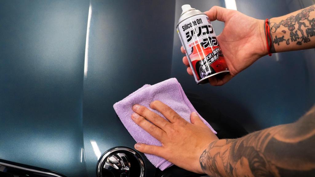 SOFT99 99 Workshop Repair Supplies Silicone Off 300 For degreasing during automotive repair - (09170)