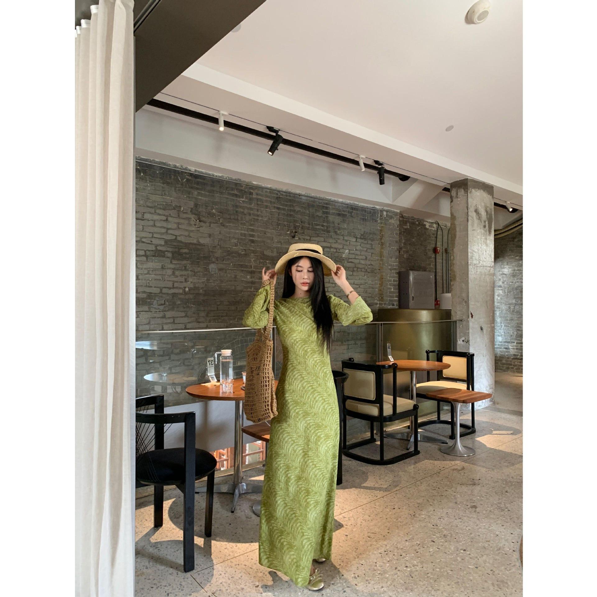 2026 French Green Summer Slimming Temperament Long Skirt - Elegant, Flattering, Hip-Hugging Design S