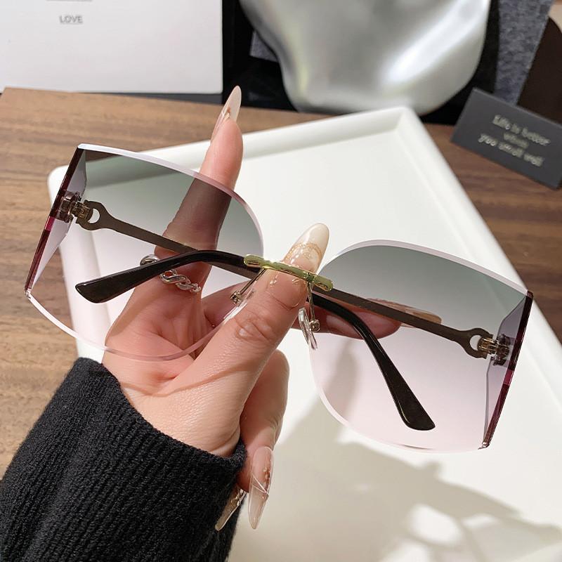 Vintage Frameless Curved Sunglasses With Letter Decor For Summer Outings And Fashion Wear