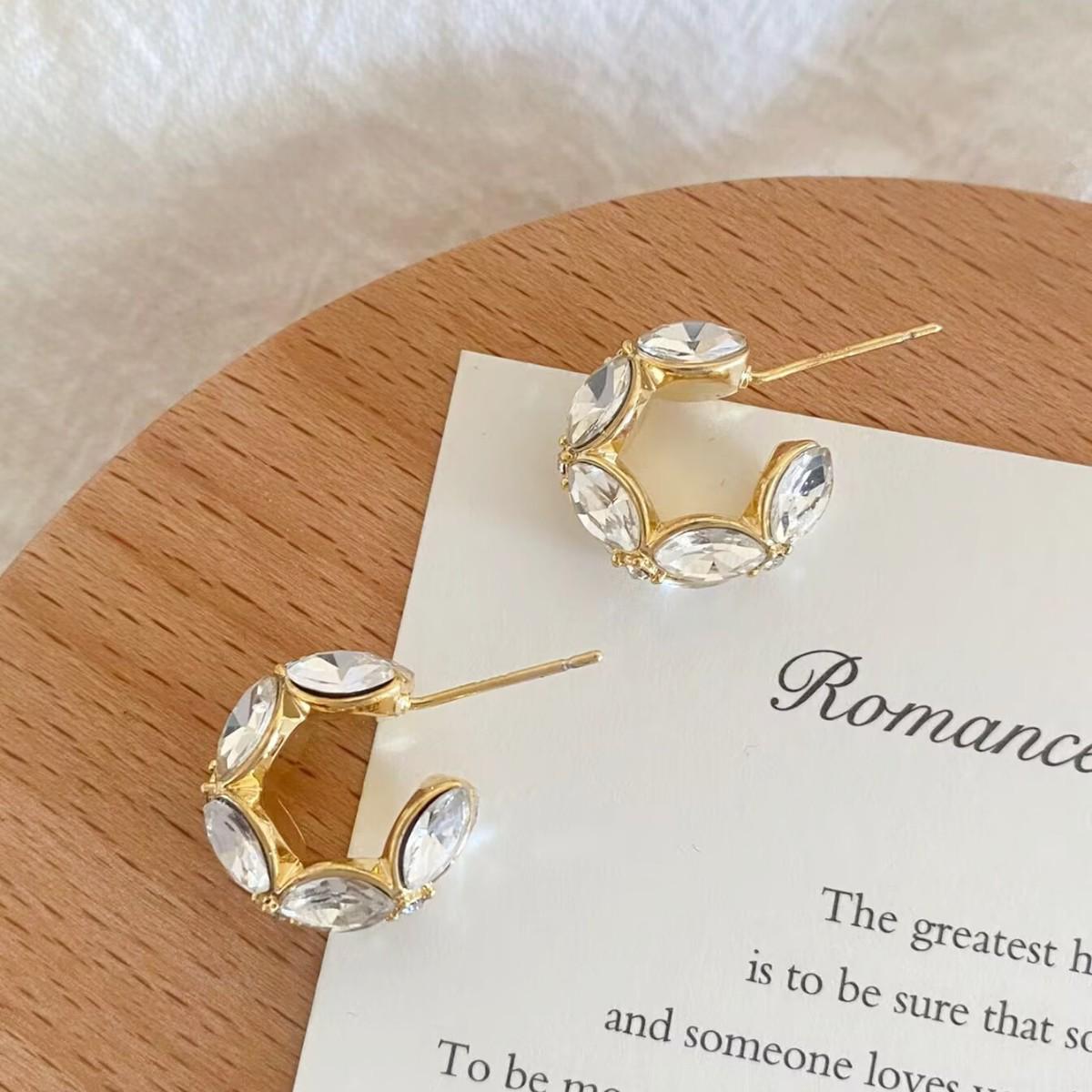 Retro Rhinestone C-Shaped Stud Earrings - High-End, Versatile Fashion Ear Jewelry