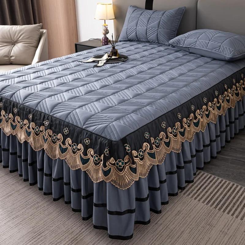 Elegant Vattert Fortykket Seneskjørt Tre Deler Sett King Queen Size Sengeteppe Sklisikkert Sengtrekk med Putetrekk