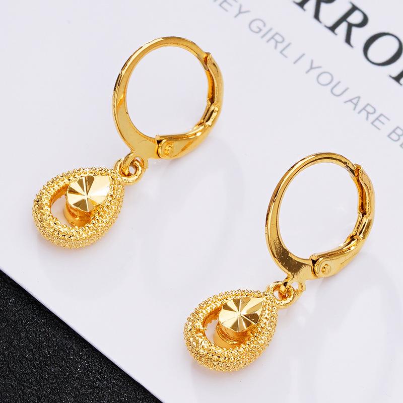 Cercei imitație aur nisipiu de înaltă calitate: Design cu ciucuri de lungă durată pentru femei, Accesorii din cupru transfrontaliere