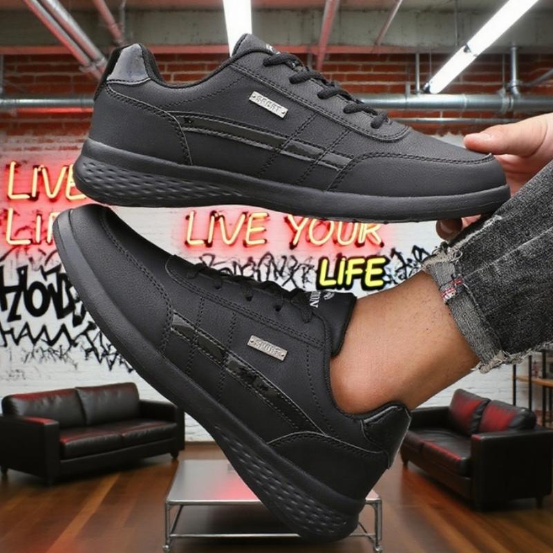 New Men's Sneakers Fashionable Breathable Non Slip Board Shoes Comfortable Outdoor Walking in Summer Men's Trendy Sports Shoes