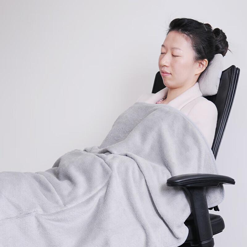 Breo Cilaisen Heated Massage Blanket with Pillow