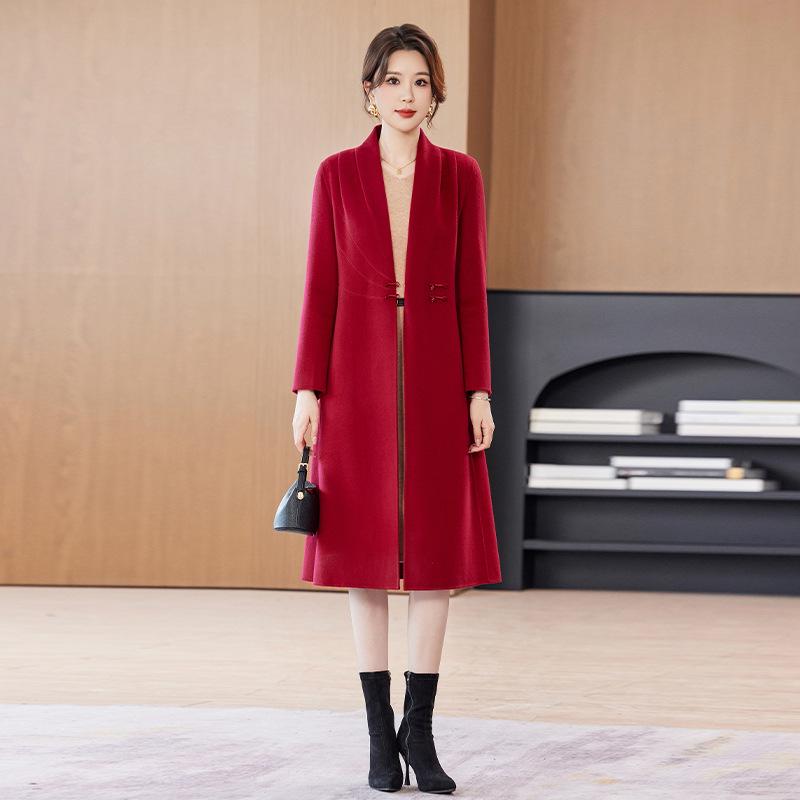 

Chinese Wool Frog Button Coat: Winter Sheep Wool Suit Collar for Professional Wear & Jewelry Store Uniform L