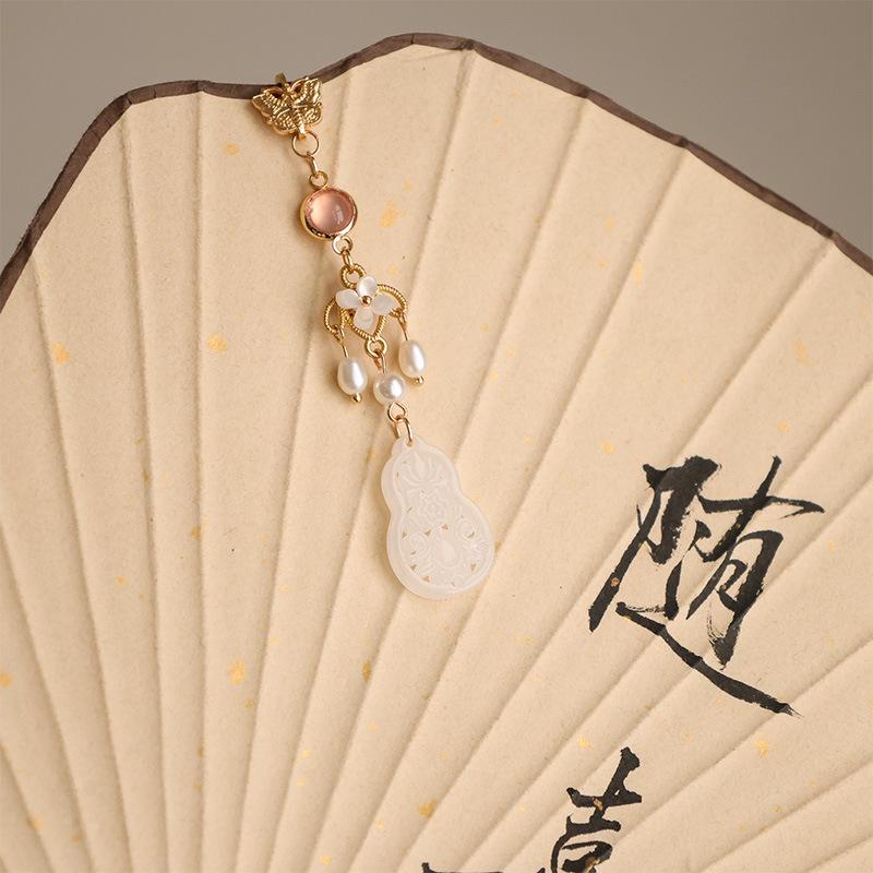 Cheongsam Pressed Collar Hanfu Tea Suit with Retro Xiangyunsha and Versatile Brooch Tassel Pendant