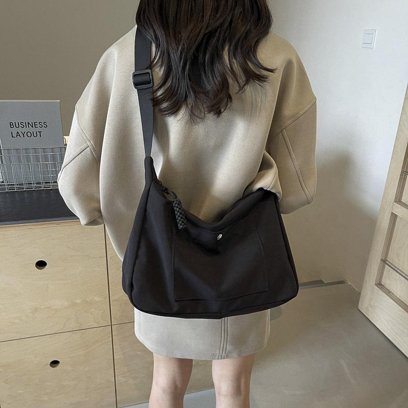 Women's Bag 2025 Autumn New Nylon Bag Fashion Casual Women's Messenger Bag Large Capacity Horizontal Shoulder Bag