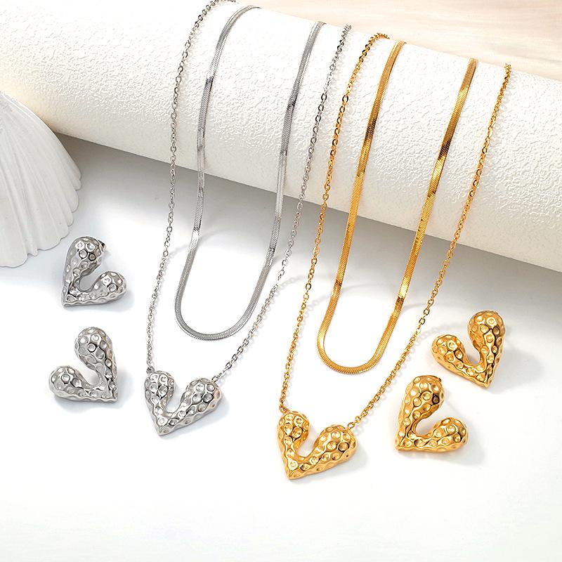 European & American Gold-Plated Titanium Heart Necklace & Earring Set - High-End Fashion Versatile Clavicle Chain
