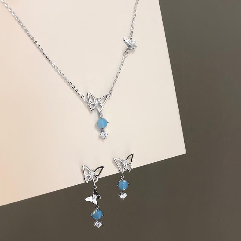 ANENJERY Hollow Butterfly Pendant Necklace for Women Silver Blue Stone Choker Necklaces Wedding Jewelry S-N718