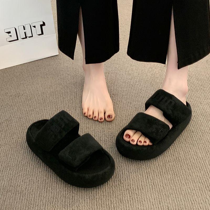 Stepping on shit feels cool, slippers for women's summer wear 2025 new models with skirts, thick-soled beach sandals, fashionable pregnant women's o