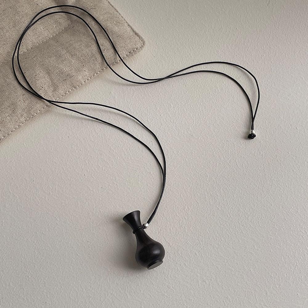 Retro Ebony Rosewood Vase Gourd Pendant Black Adjustable Leather Rope Necklace for Women Men Clothes Collar Chain Jewelry Gifts